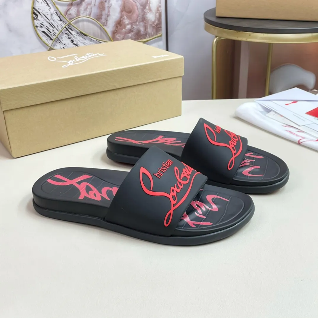 [CL red sole shoes] P: 300💰 size 38-45 Men's classic slippers, made on the official website 1:1, the original factory specializes in original materials ➖ OEM 3D printing pattern production ➖ Ultra-light non-slip outsole. Super fashionable and super comfortable, handsome on the feet, a must-have for men in summer! !